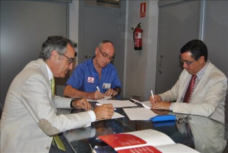 Firma Acuerdo Convenio del Círculo Mercantil con Ginemed