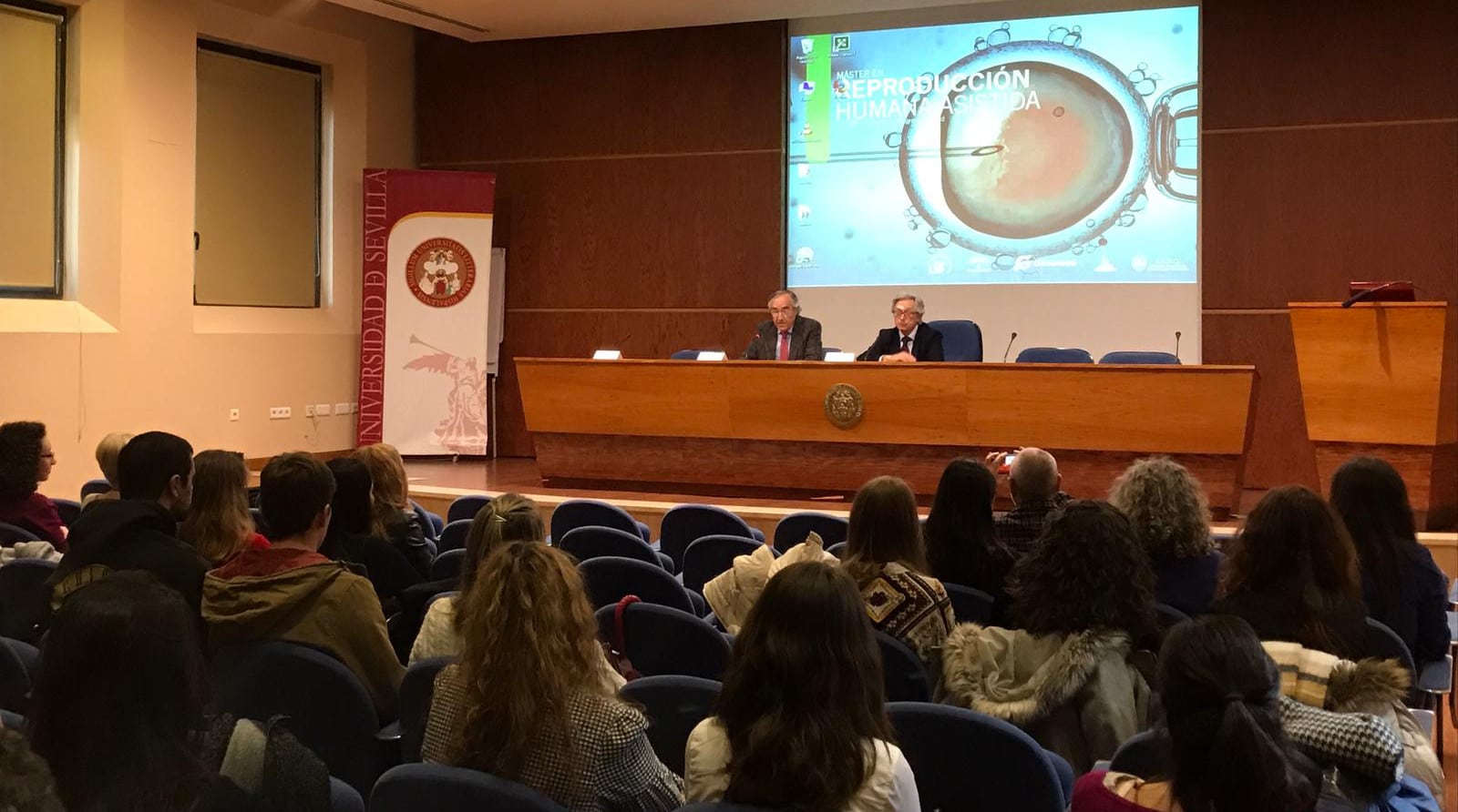 Profesionales Máster organizado por Salud y Familias y Universidad de Sevilla