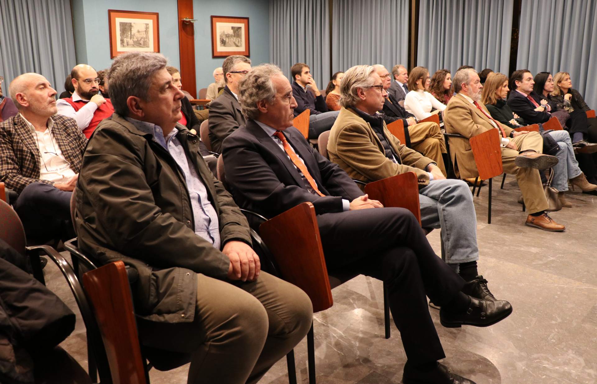 Conferencia «Presente y futuro de nuestro sistema sanitario. Retos a abordar», Dr. Manuel Vilches (Sevilla)