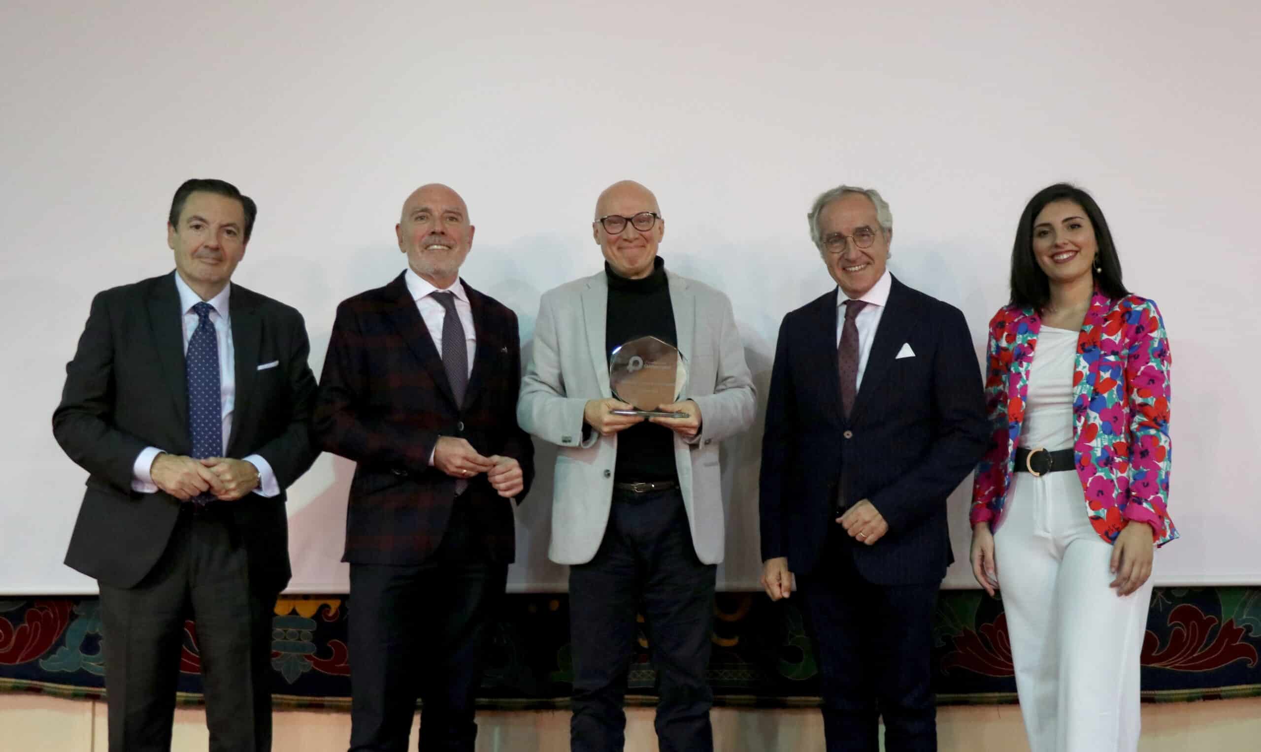 Fundación Ginemed entrega el Premio al Mejor Proyecto de Investigación a Ramón Risco